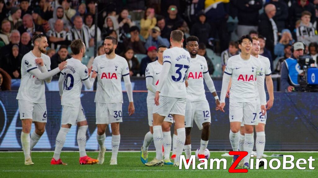 tottenham-players-celebrate-a-goal-v5-4707-1024x575 Record-Breaking crowd watches Tottenham defeat Auckland FC in New Zealand
